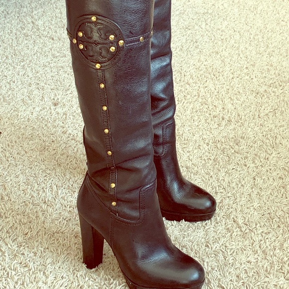 Shoes - 4 inch black Tory Burch boots